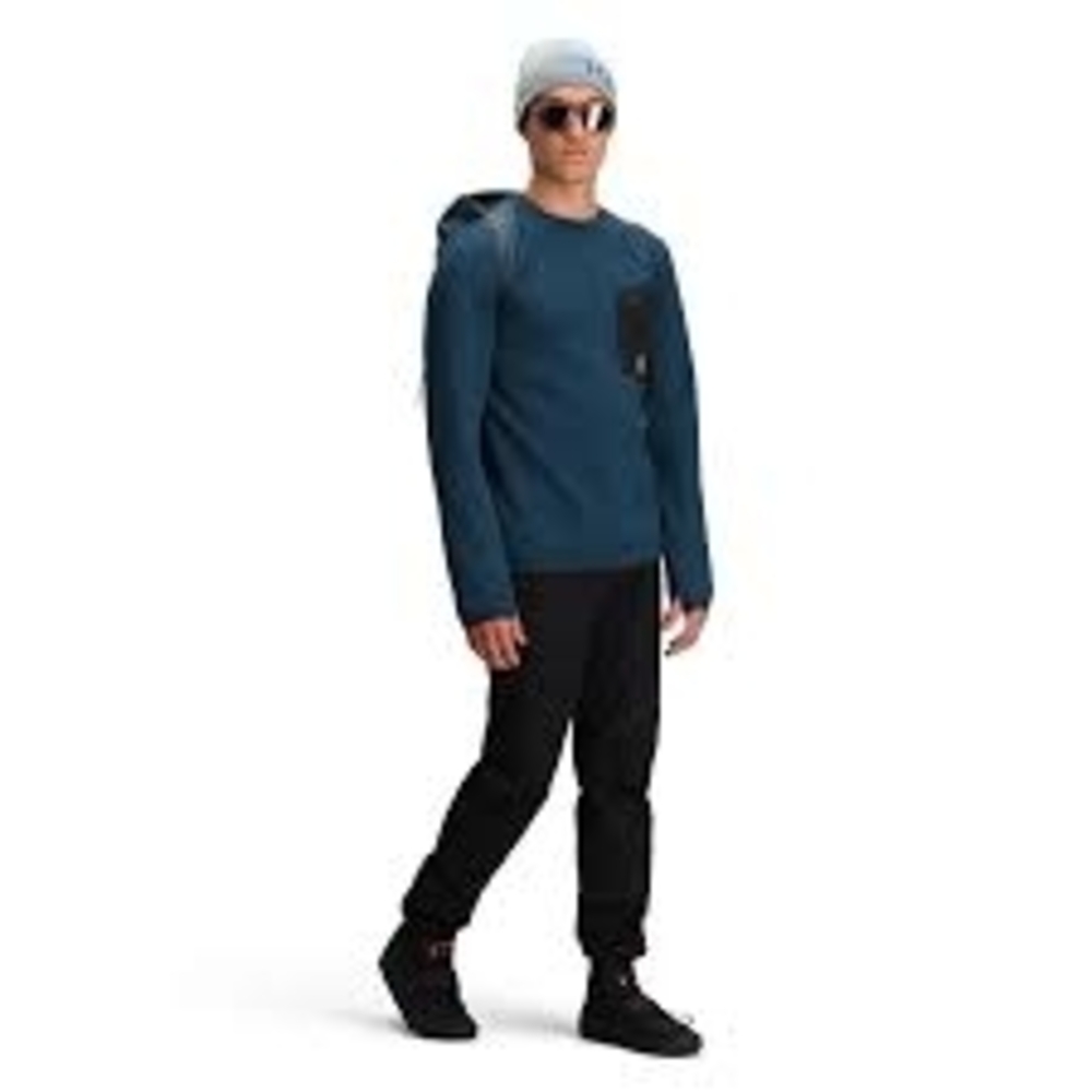 Global Midlayer Crew.  Size L. NWT